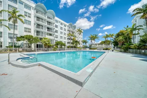 494 NW 165th St Rd #C-205, Miami, FL 33169