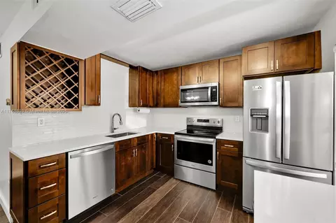 1194 N Hiatus Rd #1194, Pembroke Pines, FL 33026