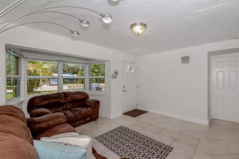 4560 SW 29th Ter, Fort Lauderdale, FL 33312