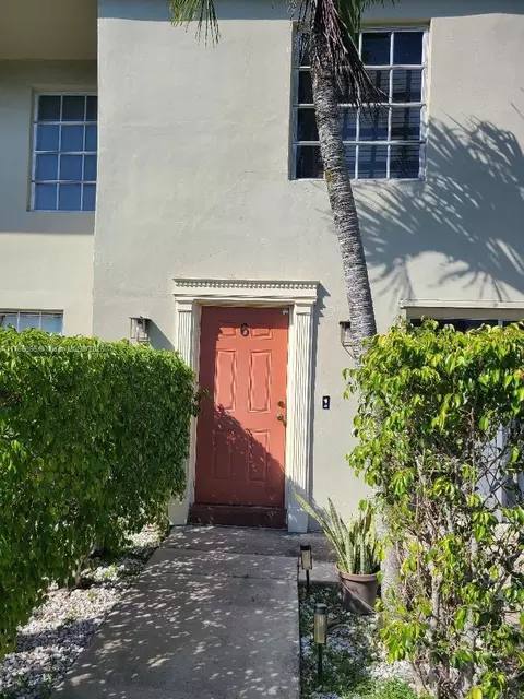 5620 NW 59th St #6, Tamarac, FL 33319