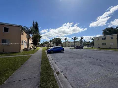 417 NW 84th St #417, Miami, FL 33150