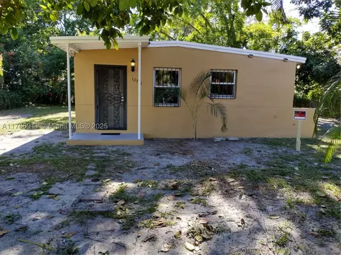 12731 Bunker Dr, Miami, FL 33167