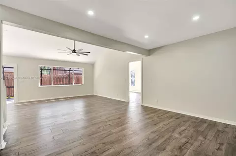 Living - 141 Maplecrest Cir, Jupiter, FL 33458 photo 8 of 17