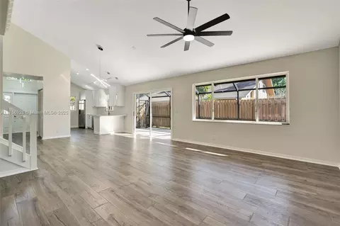 Living - 141 Maplecrest Cir, Jupiter, FL 33458 photo 4 of 17