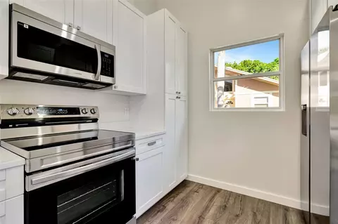 Kitchen - 141 Maplecrest Cir, Jupiter, FL 33458 photo 4 of 4
