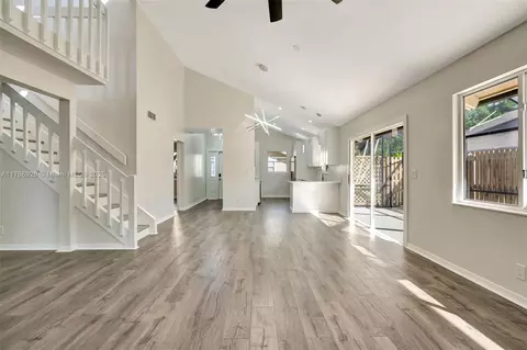 Living - 141 Maplecrest Cir, Jupiter, FL 33458 photo 3 of 17