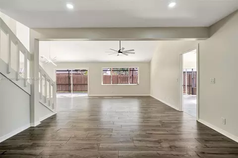 Living - 141 Maplecrest Cir, Jupiter, FL 33458 photo 7 of 17