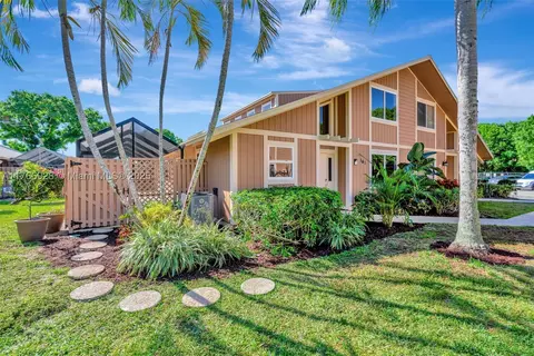 141 Maplecrest Cir, Jupiter, FL 33458