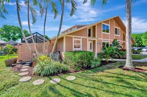 141 Maplecrest Cir, Jupiter, FL 33458