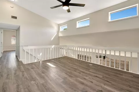 Living - 141 Maplecrest Cir, Jupiter, FL 33458 photo 16 of 17
