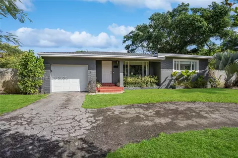 185 NW 115th St, Miami, FL 33168