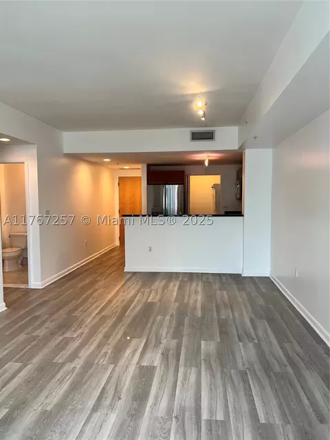 244 Biscayne Blvd #2609, Miami, FL 33132