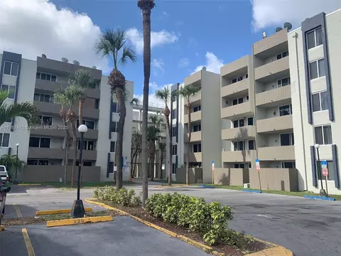 10000 NW 80th Ct #2203, Hialeah Gardens, FL 33016