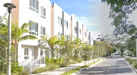 2505 NE 193rd St #4213, Miami, FL 33180