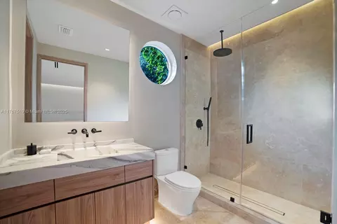Bath - 10061 SW 60th Ct, Pinecrest, FL 33156 photo 3 of 6