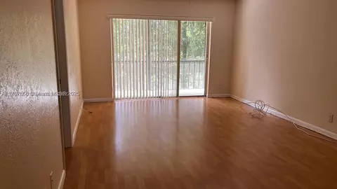 8060 Fairview Dr #208, Tamarac, FL 33321