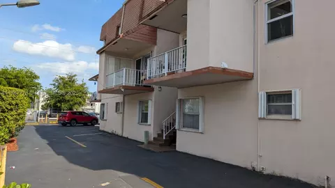 1560 W 46th St #105, Hialeah, FL 33012