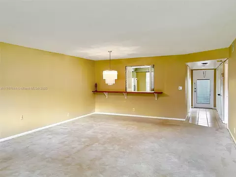 291 S Hollybrook Dr #105, Pembroke Pines, FL 33025