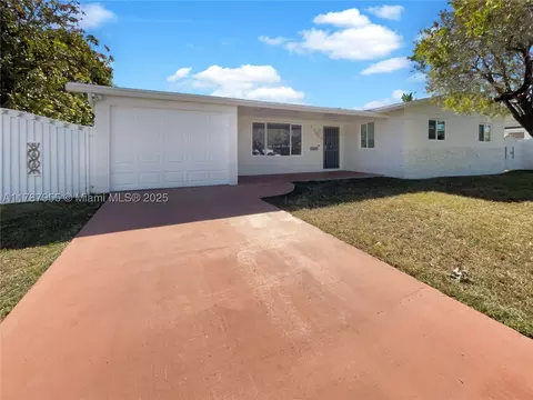 19663 SW 119th Ct, Miami, FL 33177