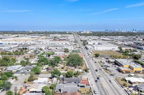 View/Area - 881 Hialeah Dr, Hialeah, FL 33010 photo 4 of 5