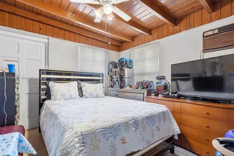 Bedroom - 881 Hialeah Dr, Hialeah, FL 33010 photo 2 of 3