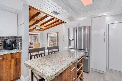 Kitchen - 881 Hialeah Dr, Hialeah, FL 33010 photo 1 of 4