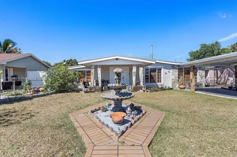 Exterior - 881 Hialeah Dr, Hialeah, FL 33010 photo 2 of 3