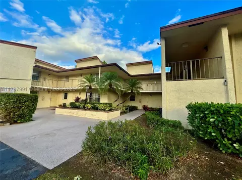8760 Holly Ct #204, Tamarac, FL 33321