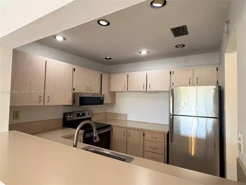 15481 SW 81st Cir Ln #76, Miami, FL 33193