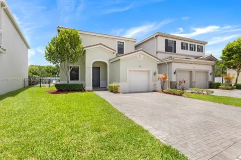 838 NE 191st St, Miami, FL 33179