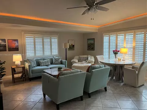 1040 NE 16th Ave, Fort Lauderdale, FL 33304