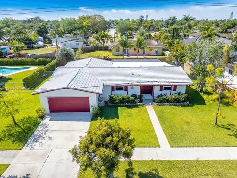 240 NW 19th St, Homestead, FL 33030
