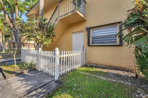 15699 SW 73rd Cir Ter #1-9, Miami, FL 33193