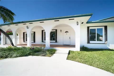 11015 SW 159th Ter, Miami, FL 33157