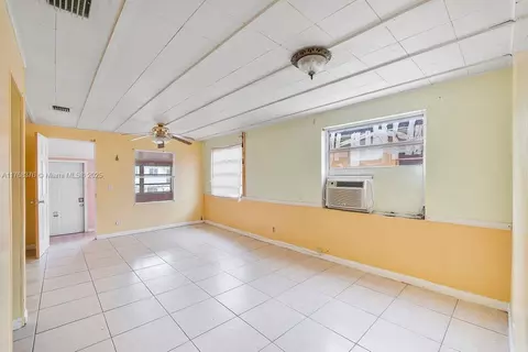 623 E 55th St, Hialeah, FL 33013 photo 8