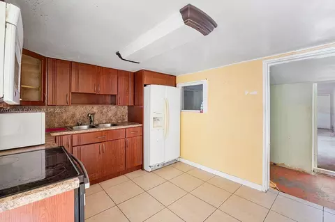 623 E 55th St, Hialeah, FL 33013 photo 9