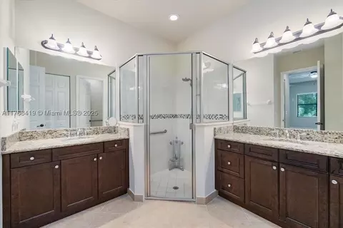 Bath - 13458 Sumter Ln, Naples, FL 34109 photo 1 of 2