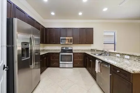 Kitchen - 13458 Sumter Ln, Naples, FL 34109 photo 2 of 3