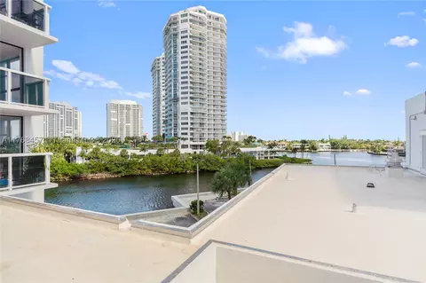 20505 E Country Club Dr #434, Aventura, FL 33180