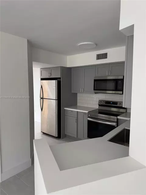 1280 S Alhambra Cir #2209, Coral Gables, FL 33146