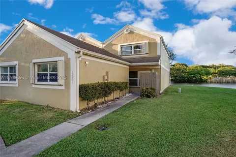 12261 NW 15th St, Pembroke Pines, FL 33026