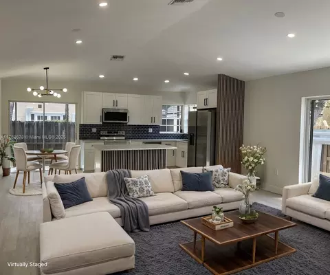 19647 NW 85th Ave, Hialeah, FL 33015