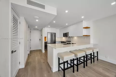 Kitchen - 1901 Brickell Ave #B2304, Miami, FL 33129 photo 4 of 6