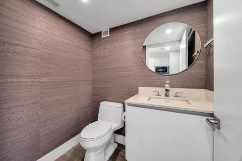 Bath - 1901 Brickell Ave #B2304, Miami, FL 33129 photo 1 of 2
