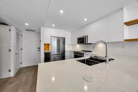 Kitchen - 1901 Brickell Ave #B2304, Miami, FL 33129 photo 6 of 6