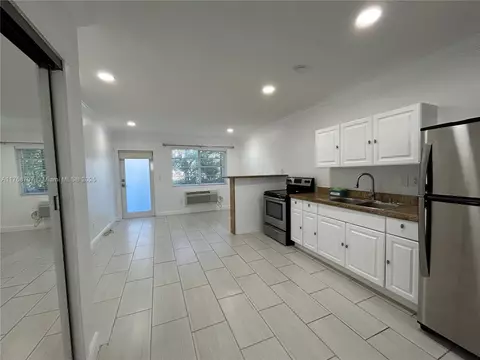 Undisclosed, Miami Beach, FL 33141