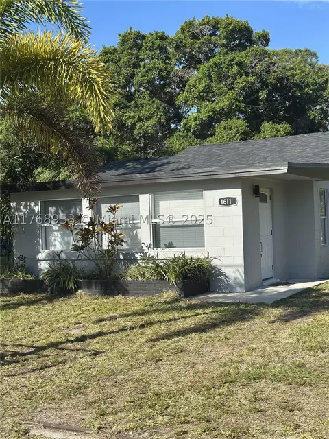 1611 S 29th St, Fort Pierce, FL 34947