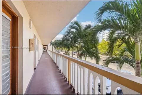 319 NE 14th Ave #201, Hallandale Beach, FL 33009