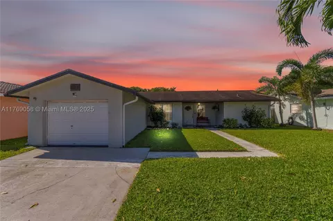 9371 NW 33rd Mnr, Sunrise, FL 33351