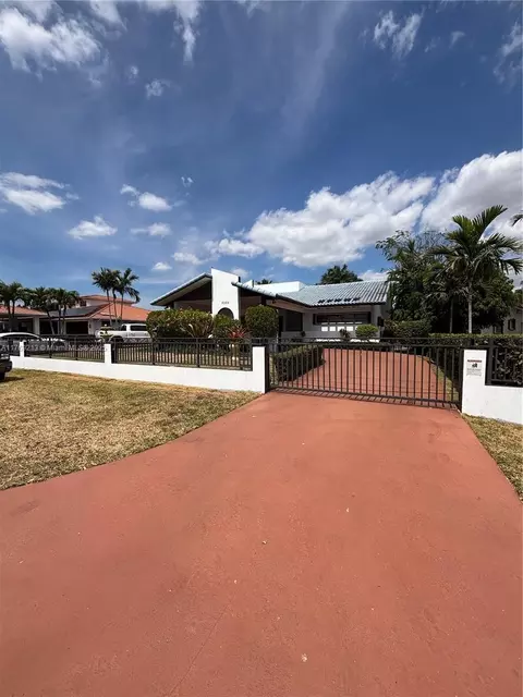 8325 SW 2nd St, Miami, FL 33144